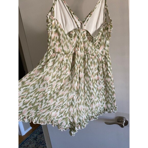 Francesca’s Mi Ami Katrina Ruffle Romper Size XS NWT - Picture 4 of 12